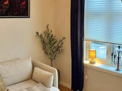 2 bedroom apartment historical downtown by the sea