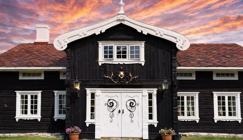 Eventyrlig Tømmerhytte pa Gardstun