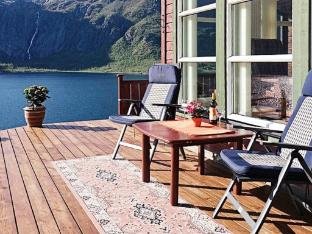 person holiday home in Tengelfjord