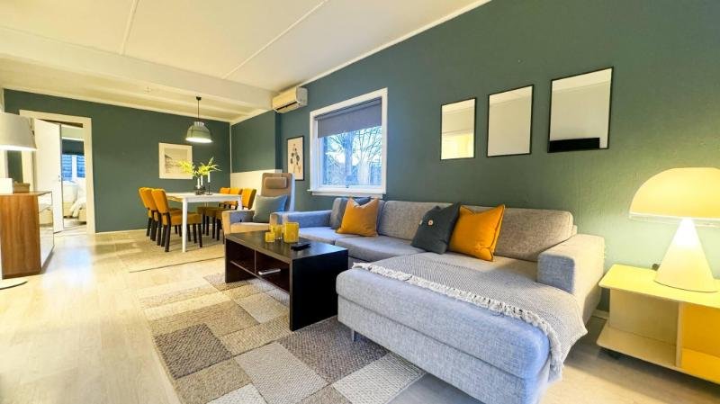 Cozy 2BR apartment with parking