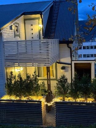 Modern Comfort in 1902 Wooden House, Tromsø Center