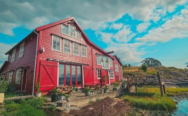 Fjordside Boathouse Hardanger
