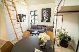Vibrant apartment on bustling street, above a restaurant. Perfect for tourists,