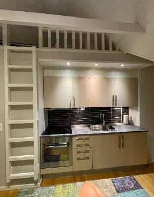 Studio Apartment with free parking