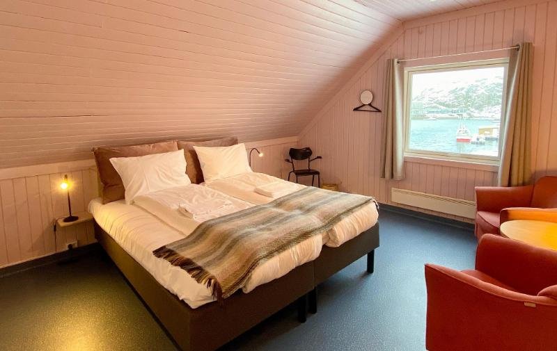 Nøtnes Midnattsol Guesthouse Skrova