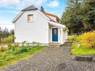 person holiday home in MIDSUND-By Traum