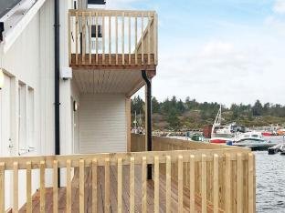 person holiday home in Kverva