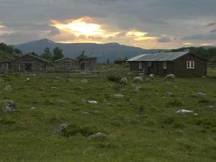 Sits in the middle of Reinheimen and Dovrefjell Rondane