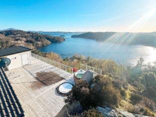 person holiday home in Fitjar