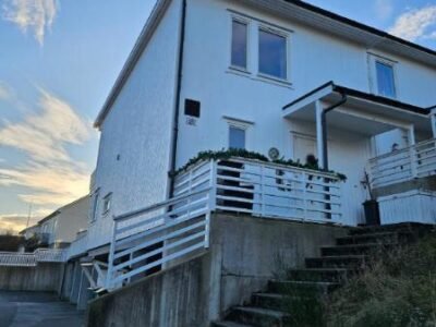 Charming 3-Bedroom House in Egersund with Mountain Views