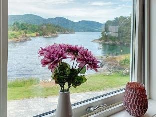 Seaside Serenity in Hardangerfjord-By Traum