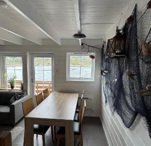 Cozy Oceanfront Escape