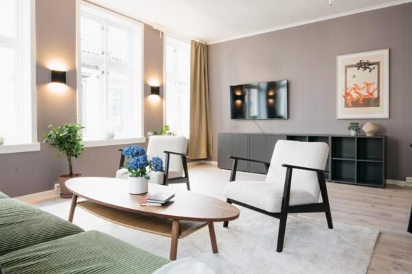 S54 – Private Rooms in the City Center