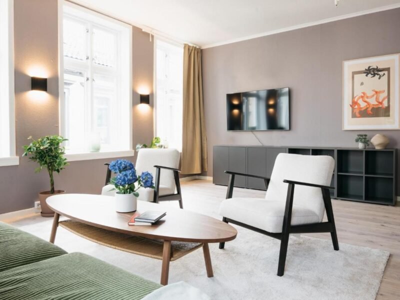 S54 – Private Rooms in the City Center